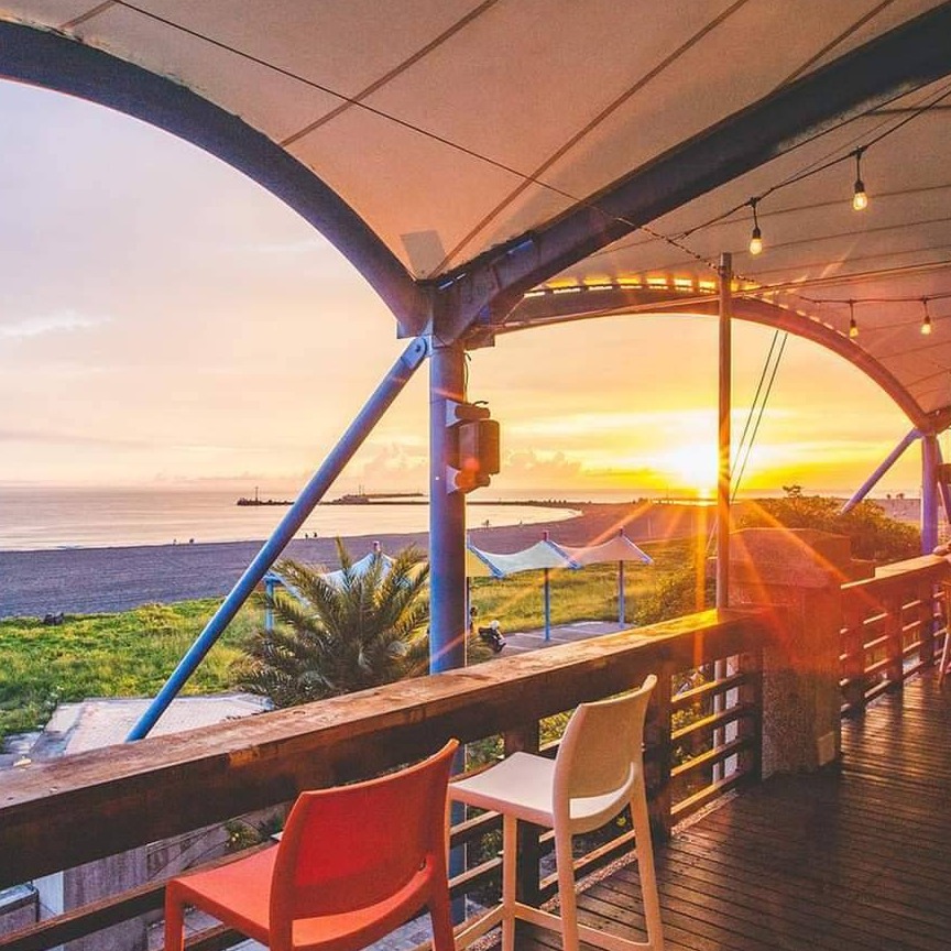 ”豐Bar夕陽照”